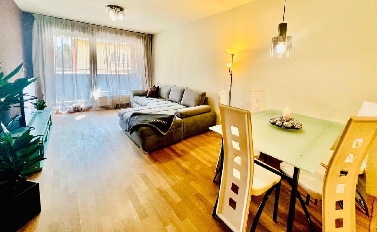 Luxury Apartment In Prague And Free Parking Екстер'єр фото