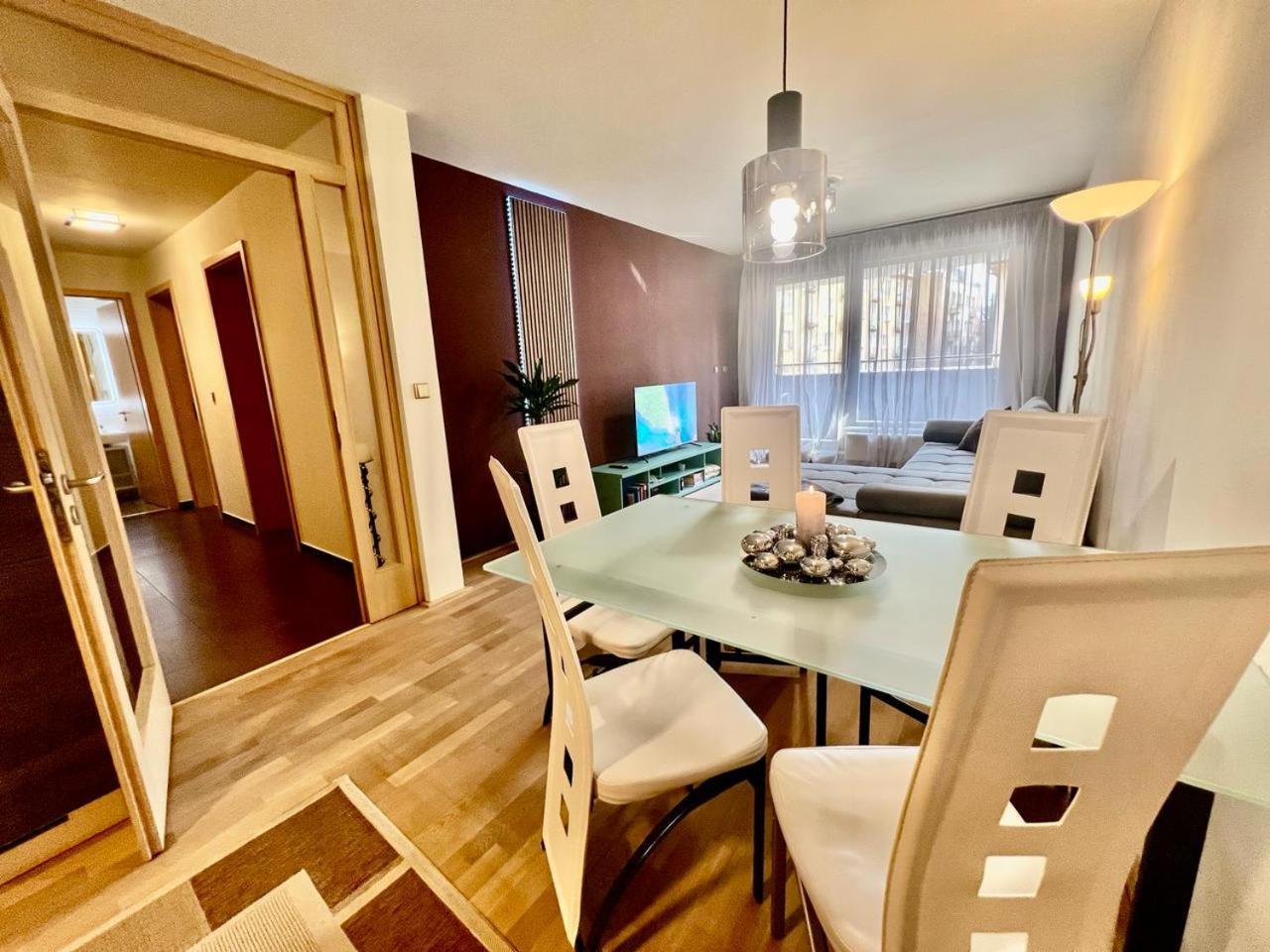 Luxury Apartment In Prague And Free Parking Екстер'єр фото