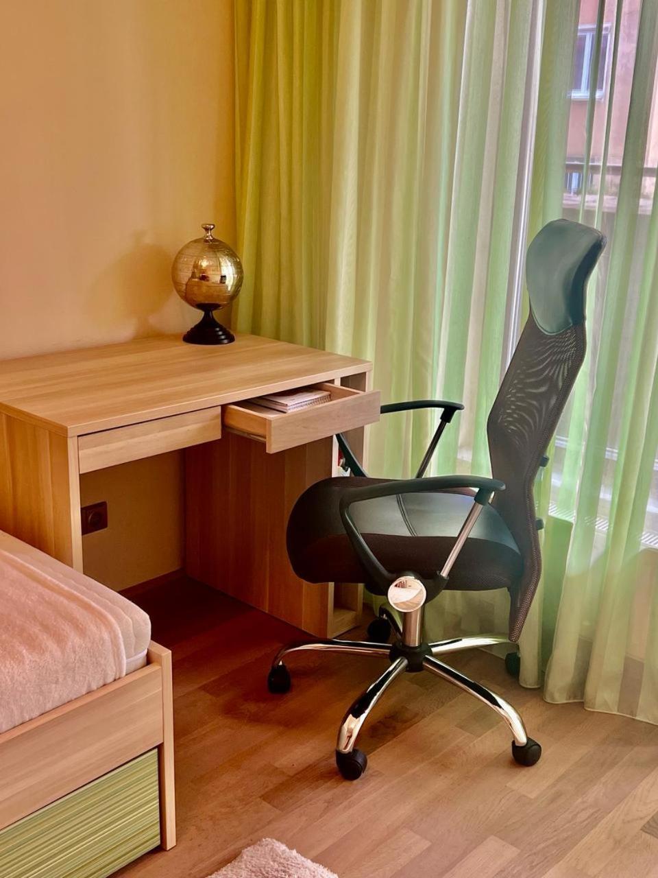 Luxury Apartment In Prague And Free Parking Екстер'єр фото